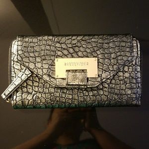 Kenneth Cole REACTION wallet